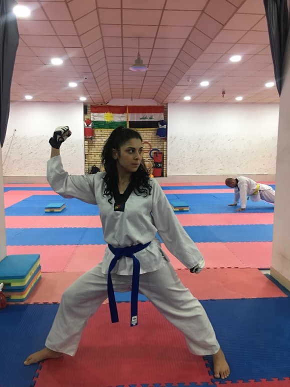 هیوادارم ببم به‌ نموونه‌یه‌ك بۆ كچانى دیكه‌ تاكو بتوانن به‌شدار بن له‌م یارییه‌